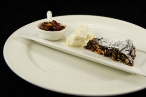 kaasgerecht - Panforte met een stukje Magor en een jam van vijgen en dadels