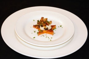 voorgerecht - Geroosterde pompoenster met puree van knolselderij en bospaddenstoelen