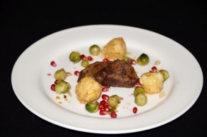 hoofdgerecht - Kalfssukade met spruitjes en pommes amandes