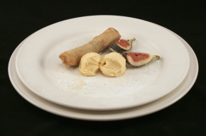 nagerecht - Oosterse vruchten in filodeeg met rozenwaterijs