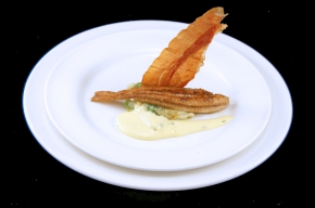 voorgerecht - Tong op de graat gebakken, stamppotje van andijvie, hollandaise met dragon en Zaanse mosterd