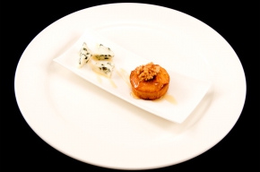 kaas - Roquefort met walnoten-honingmuffin