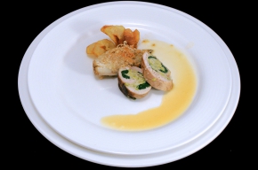 hoofdgerecht - Gevulde parelhoenborst met een sinaasappelsaus en witlof in trappistenbiersaus