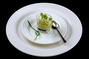 amuse - Espuma van groene asperges met laagjes eiwit en eigeel