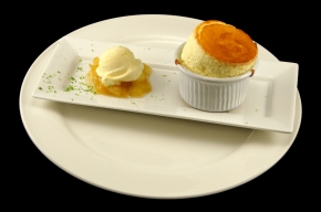 nagerecht - Souffle van kwark en honing met compote en kaneelijs