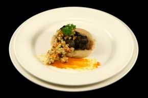 hoofdgerecht - Rundertournedos, puree van witte bonen en groentemosterd