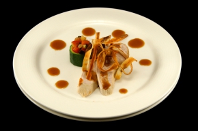 hoofdgerecht - In abdijbier gesmoorde kalkoenfilet, gevulde courgette en gefrituurde schorseneren met een pureetje