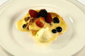 nagerecht - Bosvruchtengratin met lichte sabayon van Torcolato en vanilleijs