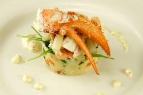 tussengerecht - Torentje van couscous met asperges, kreeft en een ganzeleverkrul