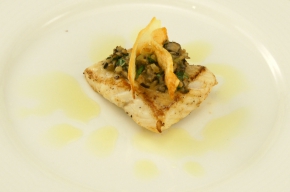 voorgerecht - Tarbot met paddenstoelen, ansjovis en een galette van aardappelen