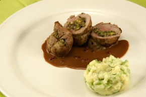 hoofdgerecht - Gevuld Iberico-varkenshaasje met portsaus en snijbonenstamppotje