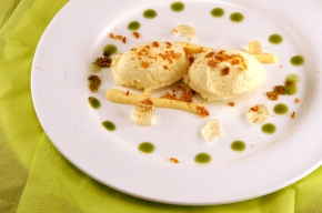 nagerecht - IJs van appel met vanillesaus, basilicum en suikerwerkje