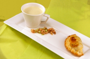 soep - Kerriesoepje met kokos en citroengras en een auberginepasteitje