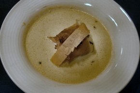 soep - Velouté van Prei met Truffelolie Gebakken Coquille in serranoham