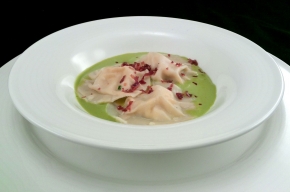 voorgerecht - Ravioli met knolselderij, geitenkaas en hazelnoot