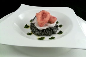 tussengerecht - Coquilles met inktvis, zwarte risotte en pesto