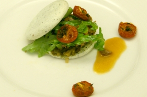 tussengerecht - Macaron van pesto met kalfsvlees