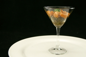 amuse - Kerrielinzen met gemarineerde zalm