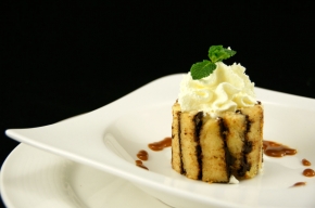 nagerecht - Taartje van perenbavarois en karamelsaus