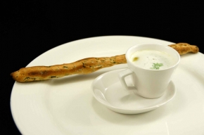 soep - Venkelroomsoep met gerookte zalm en kruiden grissini