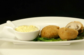 tapas - Gepaneerde champignons met alïoli