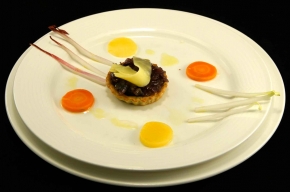 amuse - Tarte tatin van uien